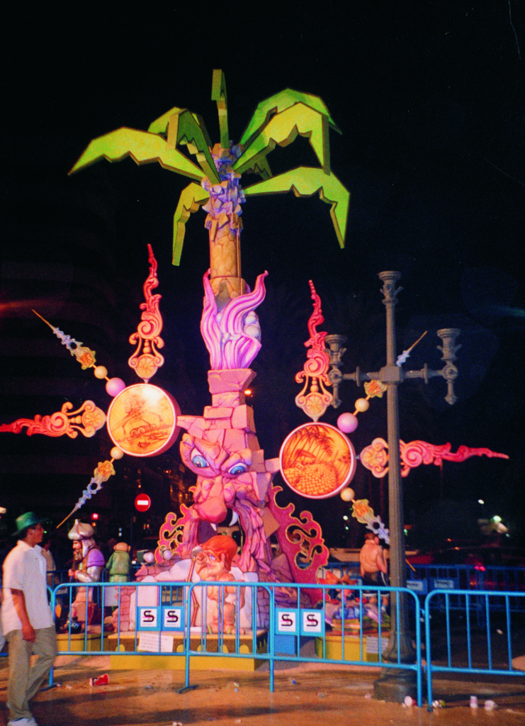 Hoguera explanada 2002