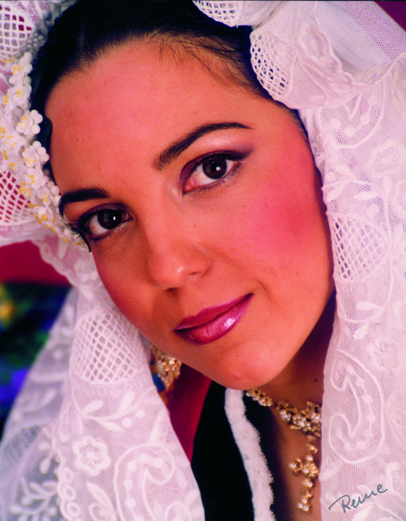 Belleza adulta hoguera explanada 2004