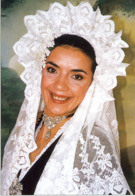 Belleza adulta hoguera explanada 2002