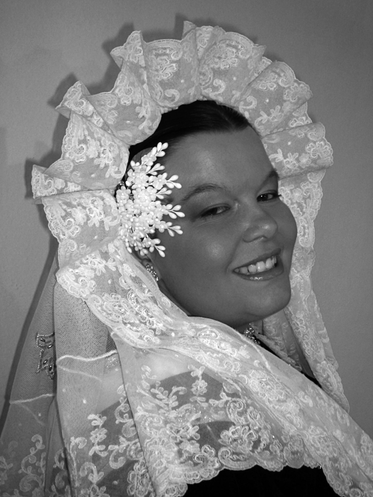 Dama adulta hoguera explanada 2005