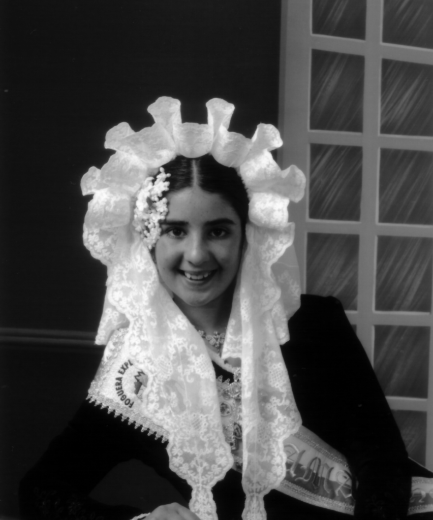 Dama infantil hoguera explanada 2005