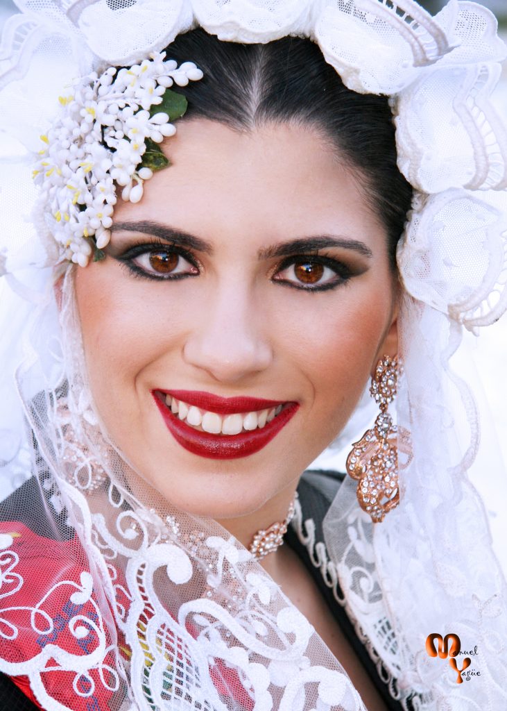 Belleza adulta hoguera explanada 2014