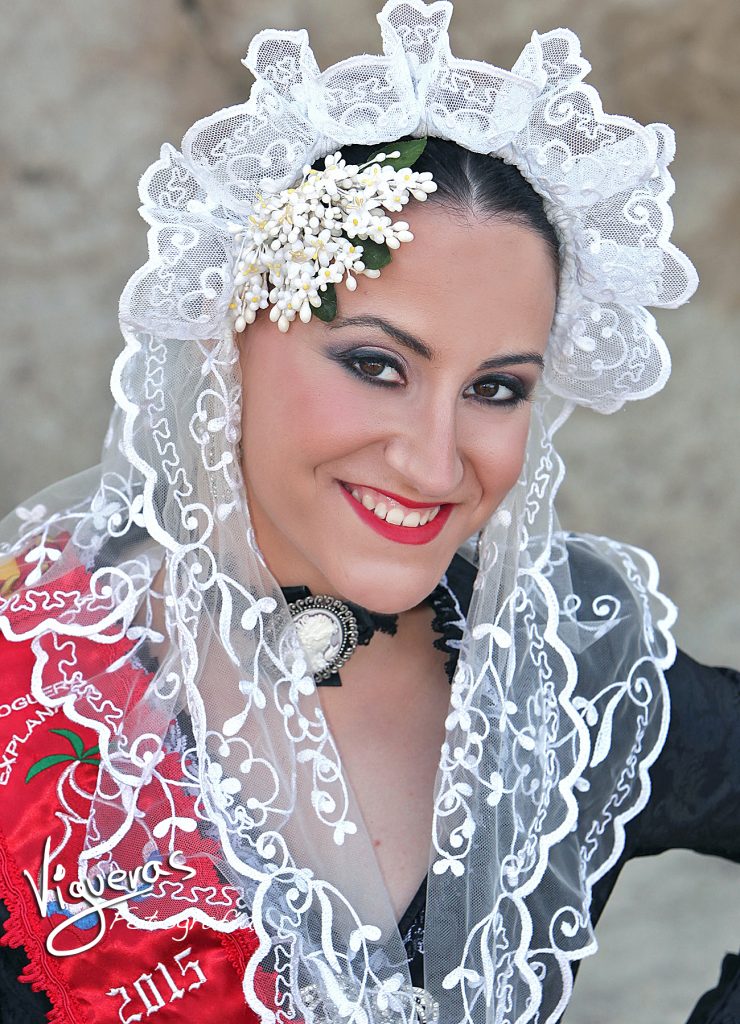 Belleza adulta hoguera explanada 2015