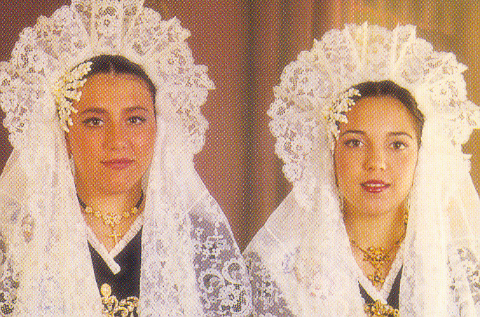 Bellezas adultas hoguera explanada 1999