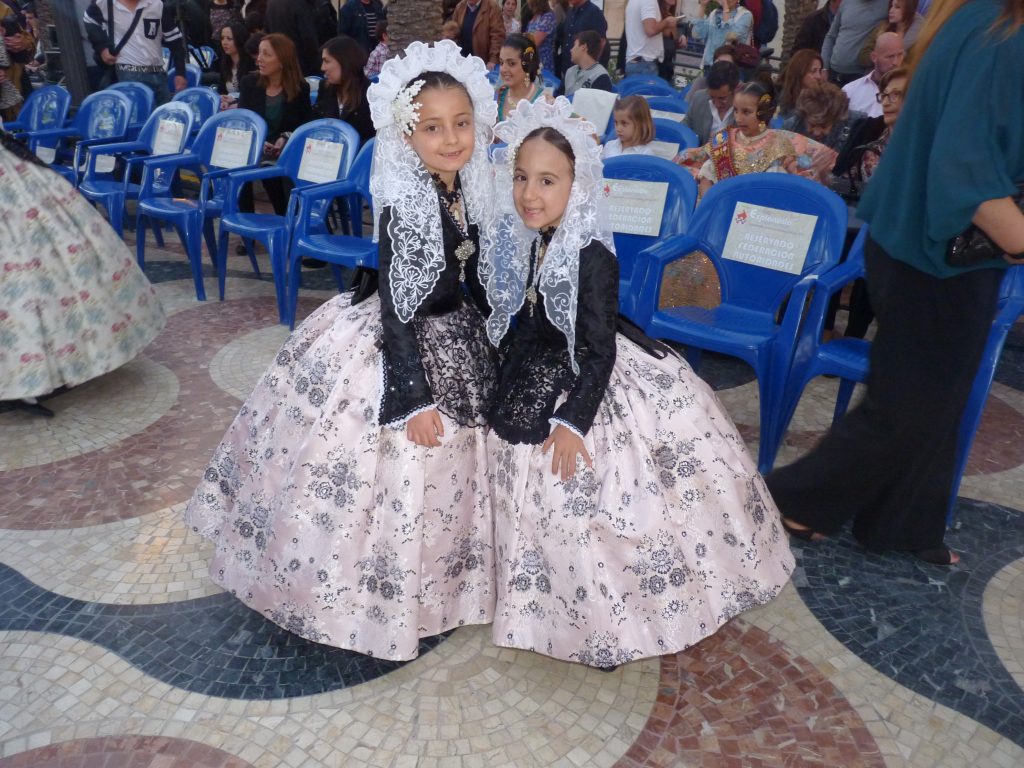 Damas infantiles hoguera explanada 2015