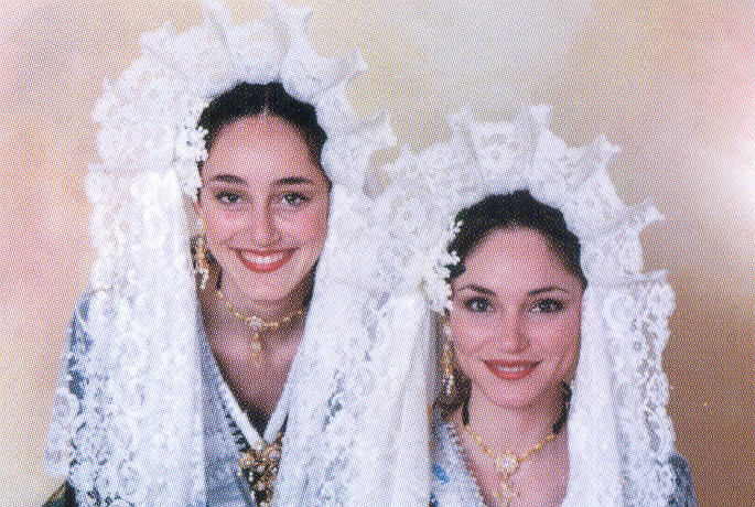 Bellezas adultas hoguera explanada 2003