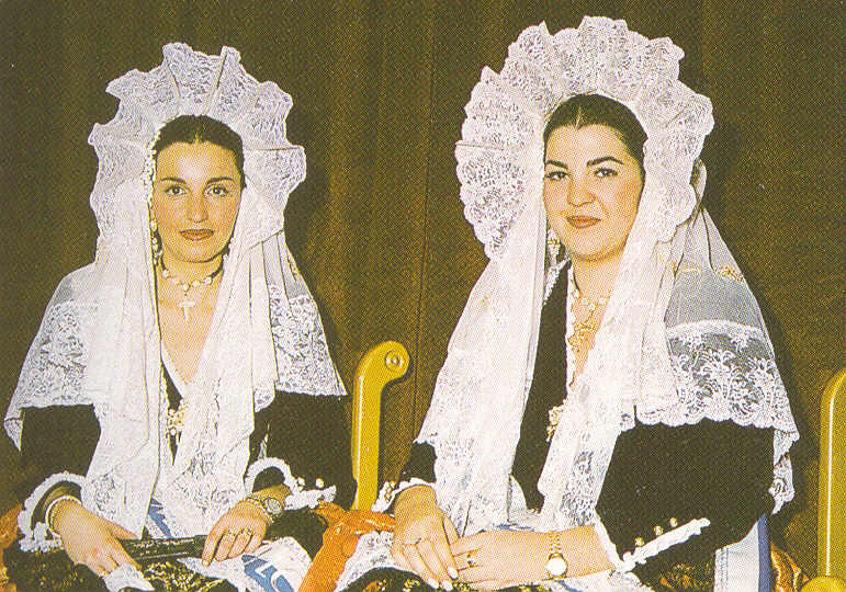 Bellezas adultas hoguera explanada 1998