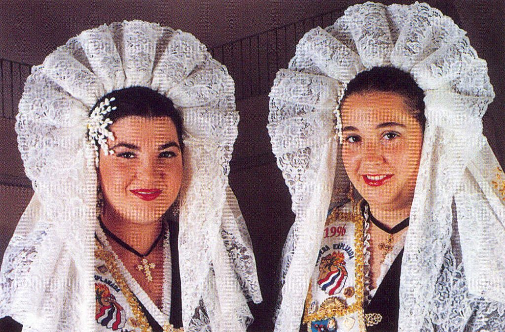 Damas adultas hoguera explanada 1996