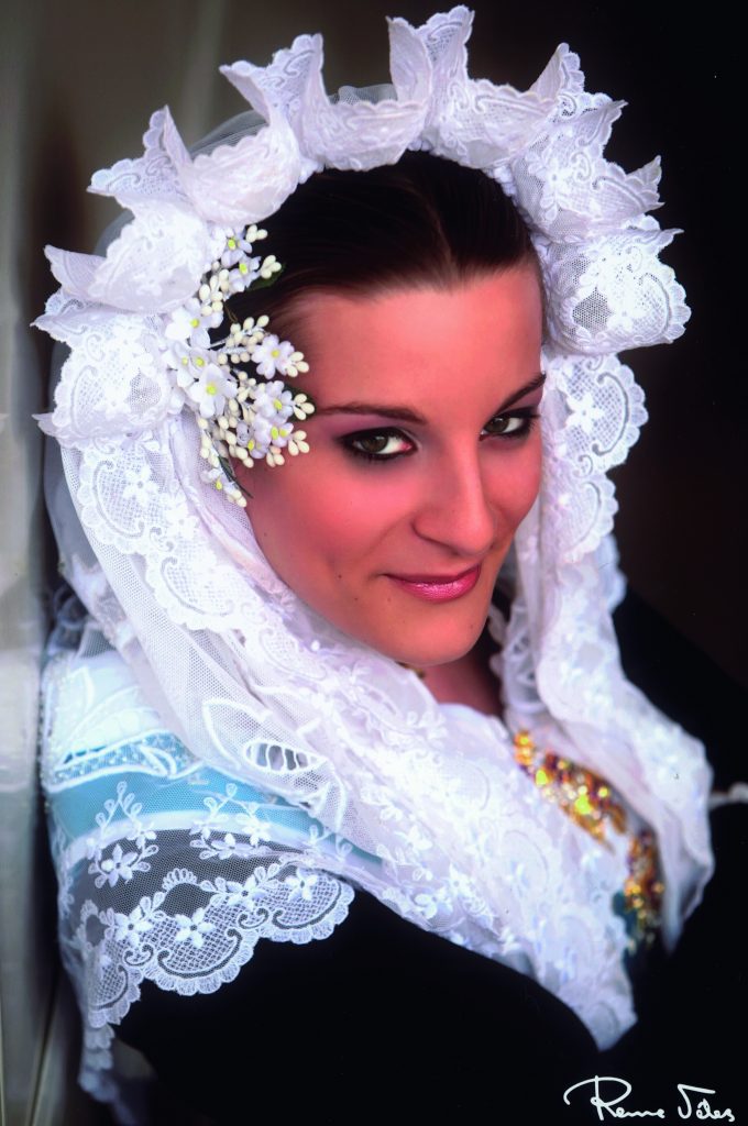 Dama adulta hoguera explanada 2008