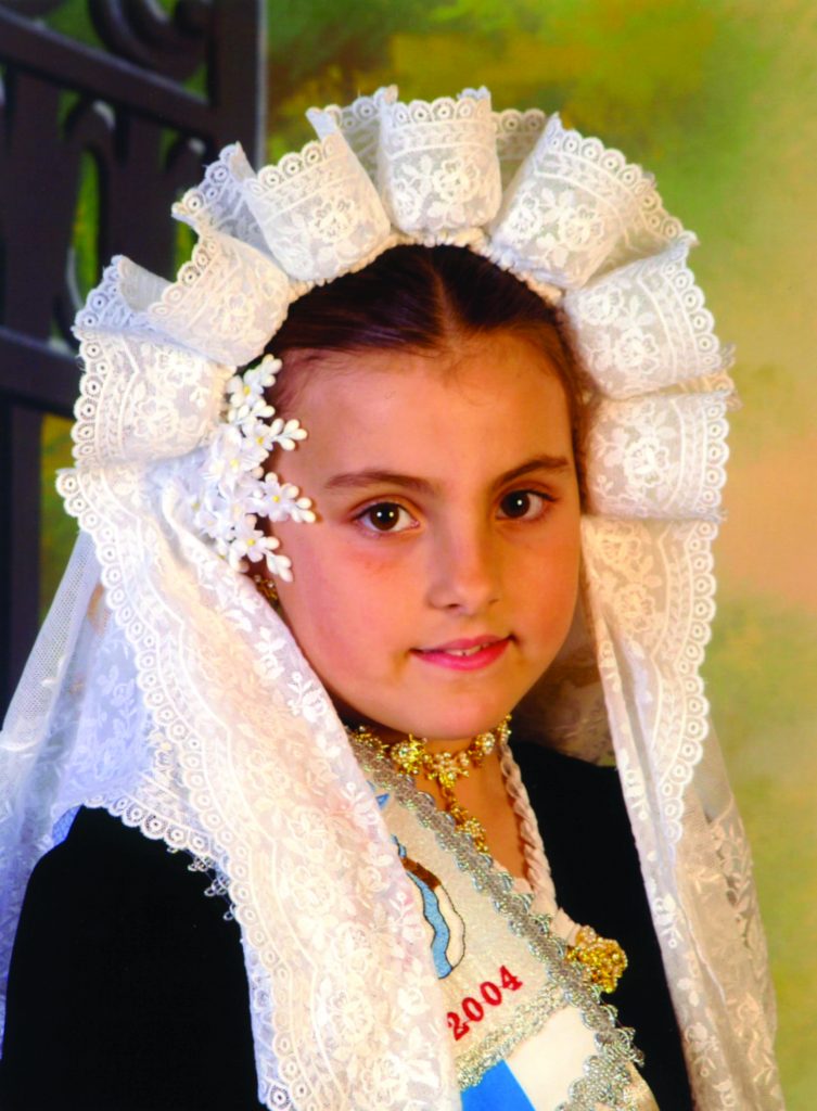 Dama infantil hoguera explanada 2004