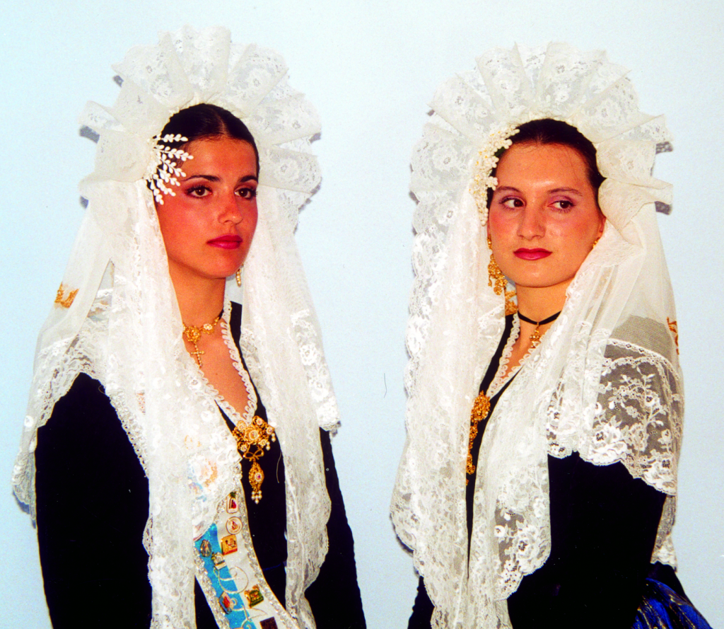 Damas adultas hoguera explanada 2001