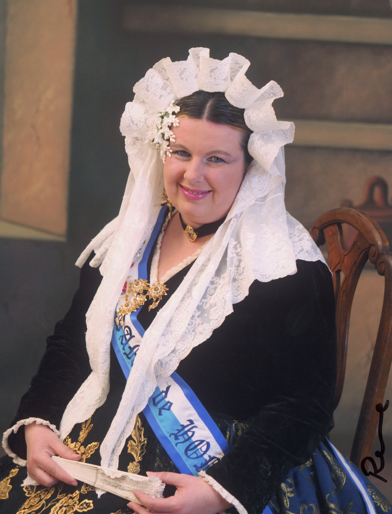 Dama adulta hoguera explanada 2006